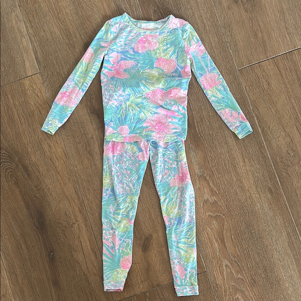 Lilly Pulitzer Floral Long Sleeve Pajama Set. Size 8.
